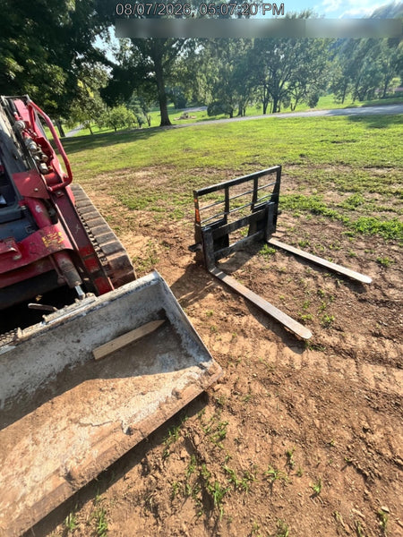 2024 ARROW MATERIAL HANDLING 48" Pallet Forks - Arrow