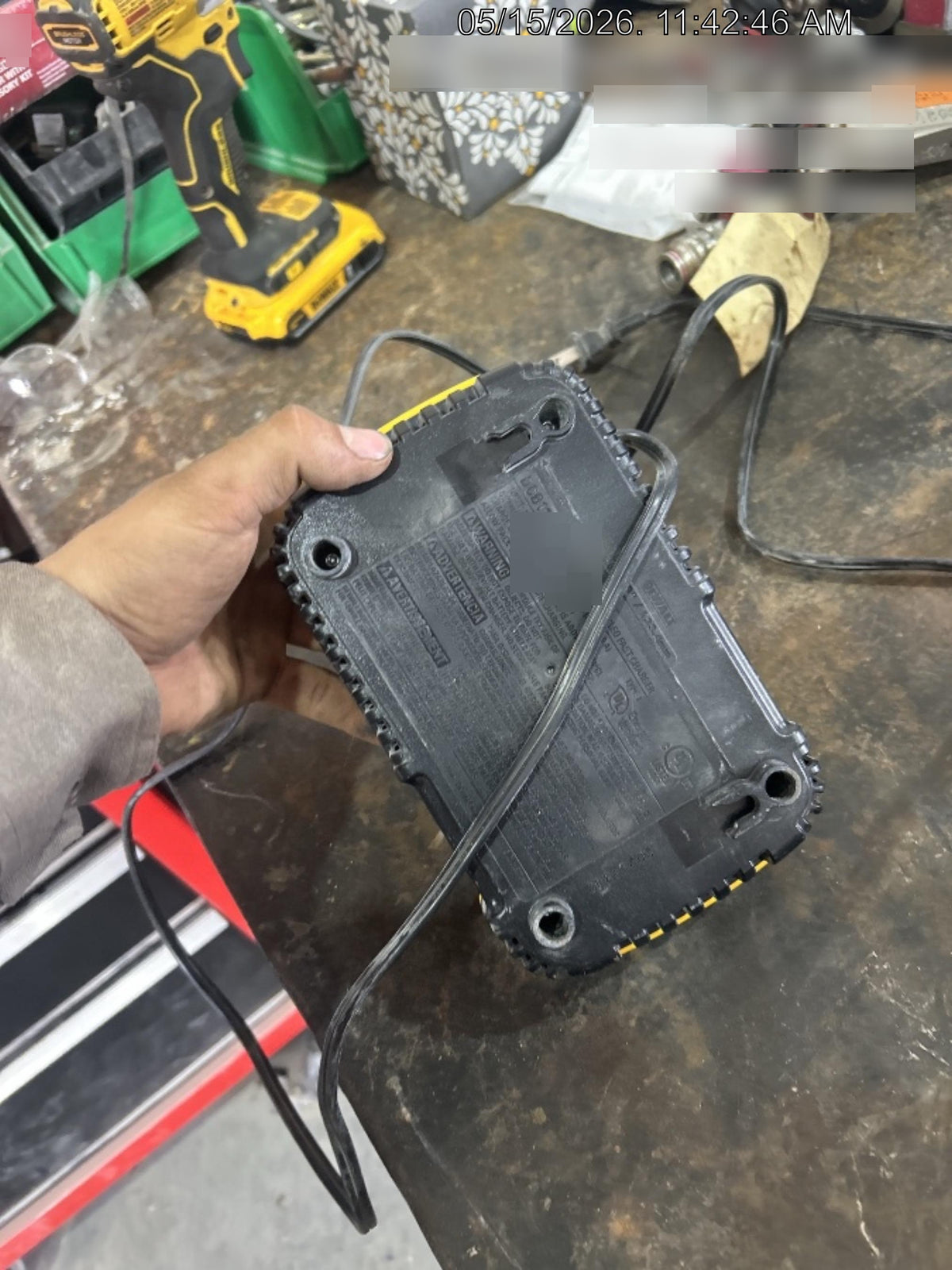 2023 DEWALT DCB609