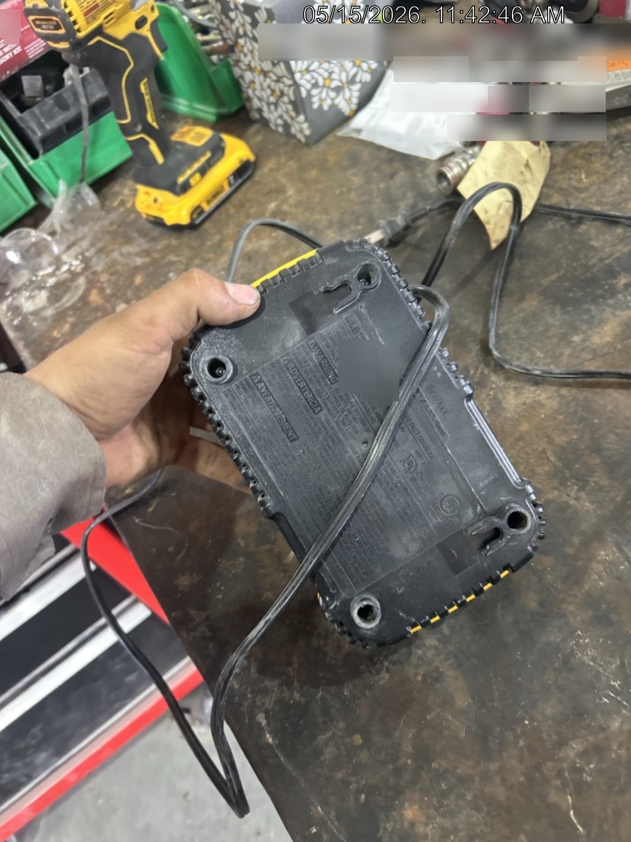 2023 DEWALT DCB609