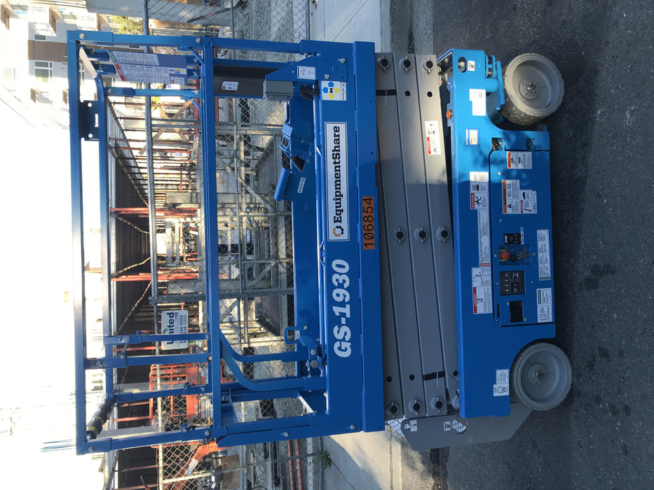 2020 Genie GS-1930 Solid Non Marking Tires, Beacon, Folding rails with half height swing gate, 800W Inverter