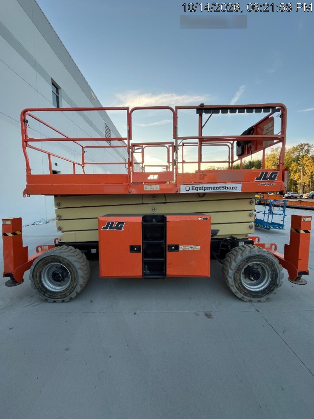 2019 JLG 430LRT