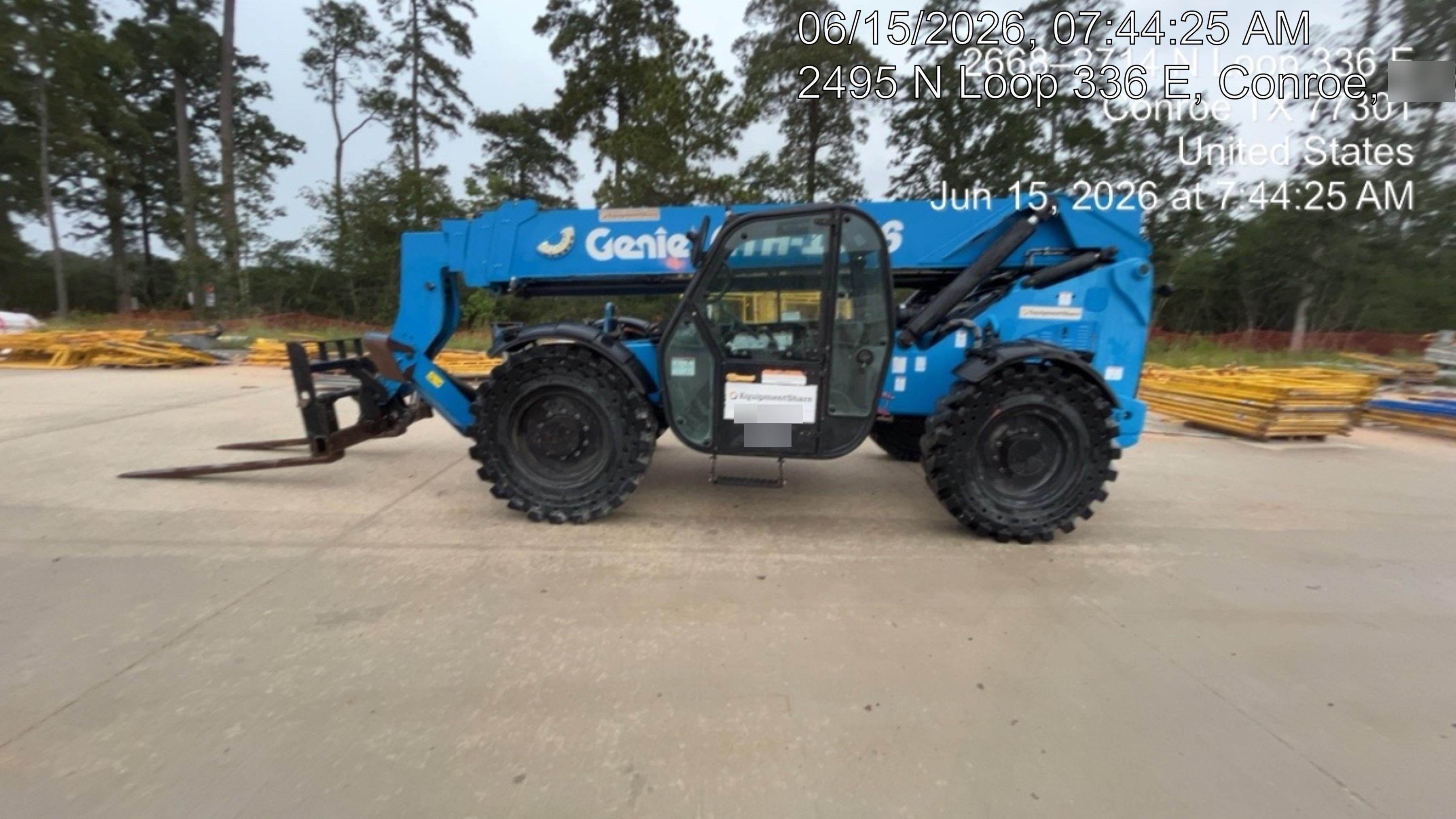2018 Genie GTH-1056 Genie GTH-1056 w/Enclosed Cab w/HVAC, Work Lights, Solid Tires, Beacon, 60" Carriage and Forks