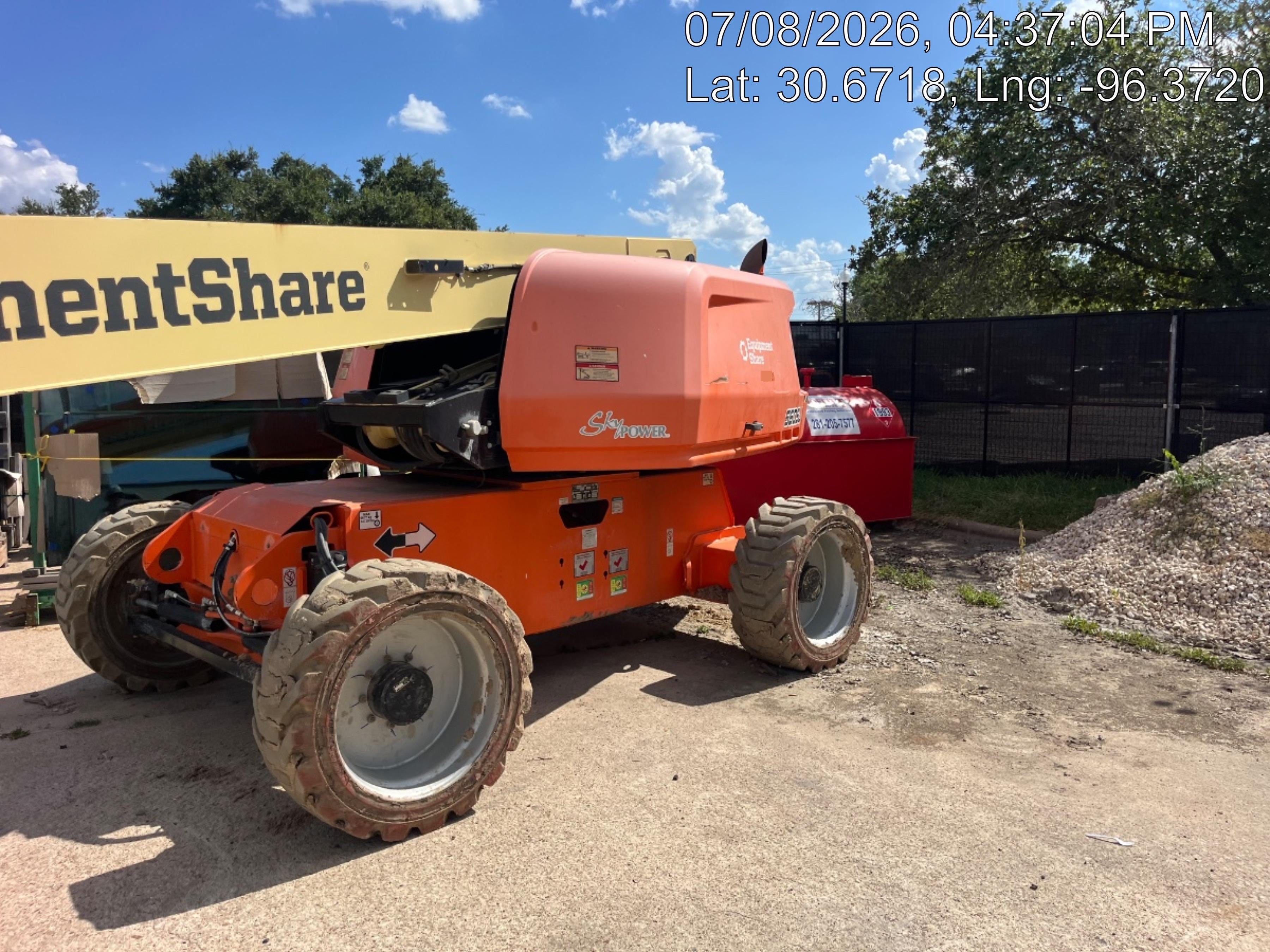 2022 JLG 660SJ