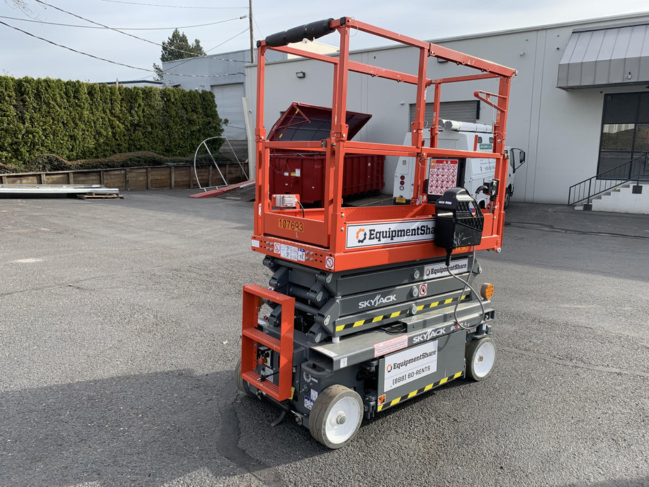 2020 Skyjack SJIII-3219 Solid NM Tires, Half height spring hinged entry gate, Dual Beacons, 800W Inverter