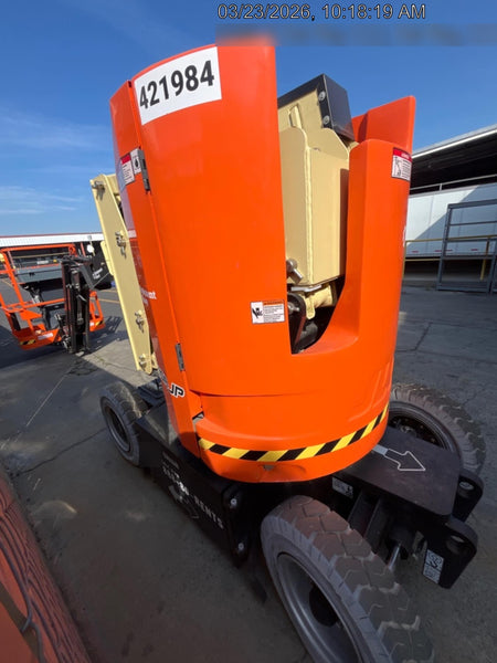 2024 JLG E300AJP