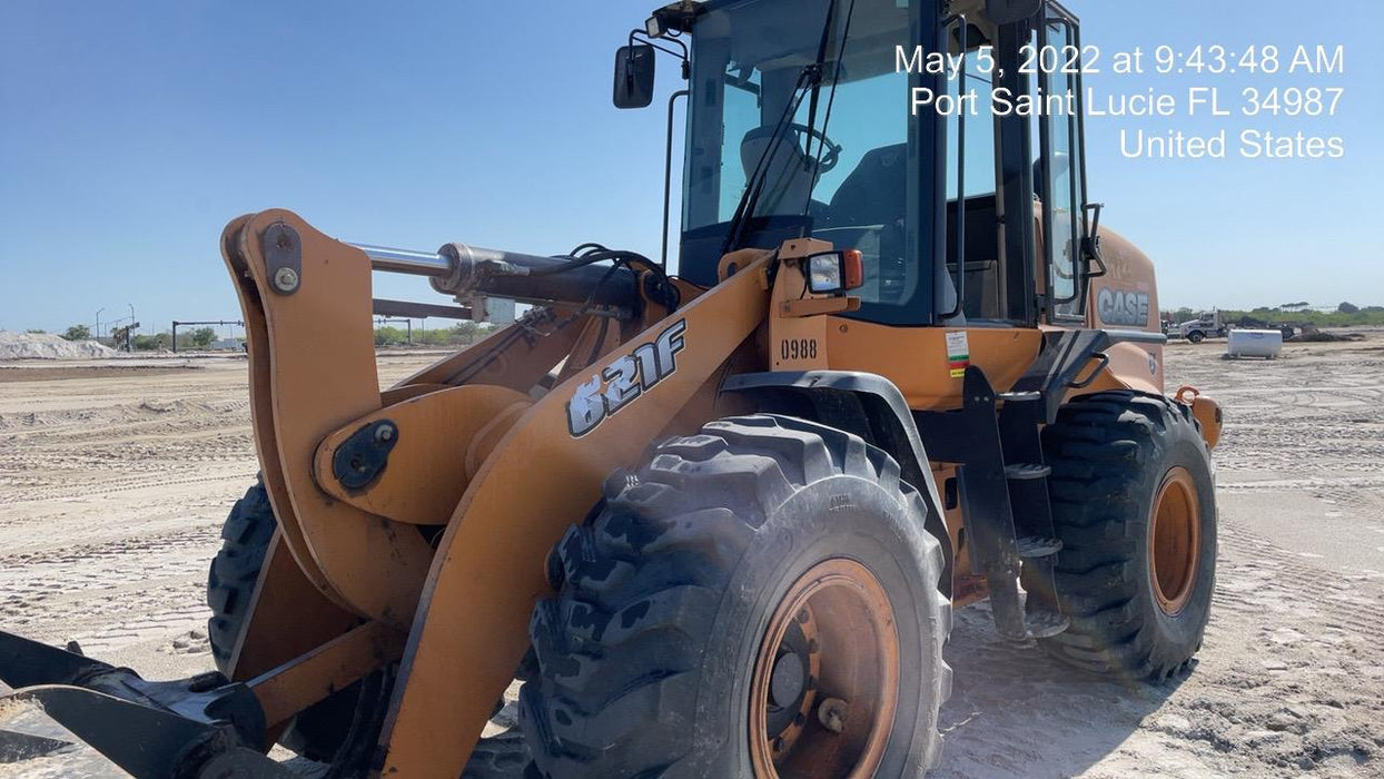 2016 Case 621F CLOSED CAB, JRB 416 STYLE HYD COUPLER