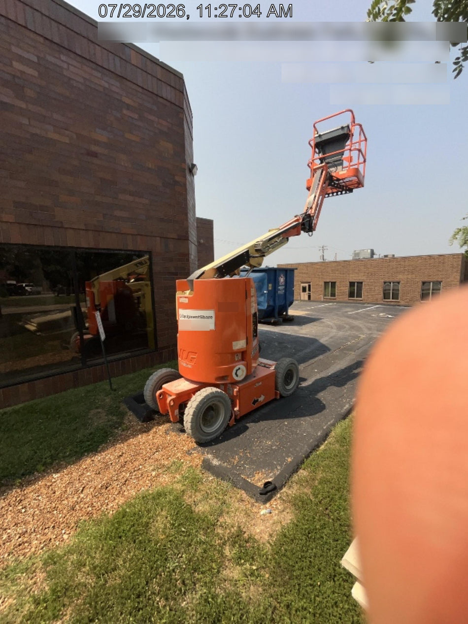 2019 JLG E300AJP