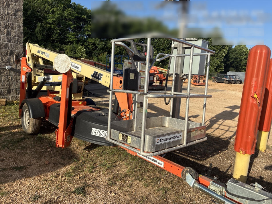 2022 JLG T350