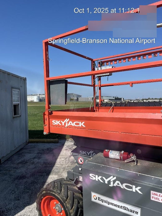 2017 SKYJACK SJ6832 RT