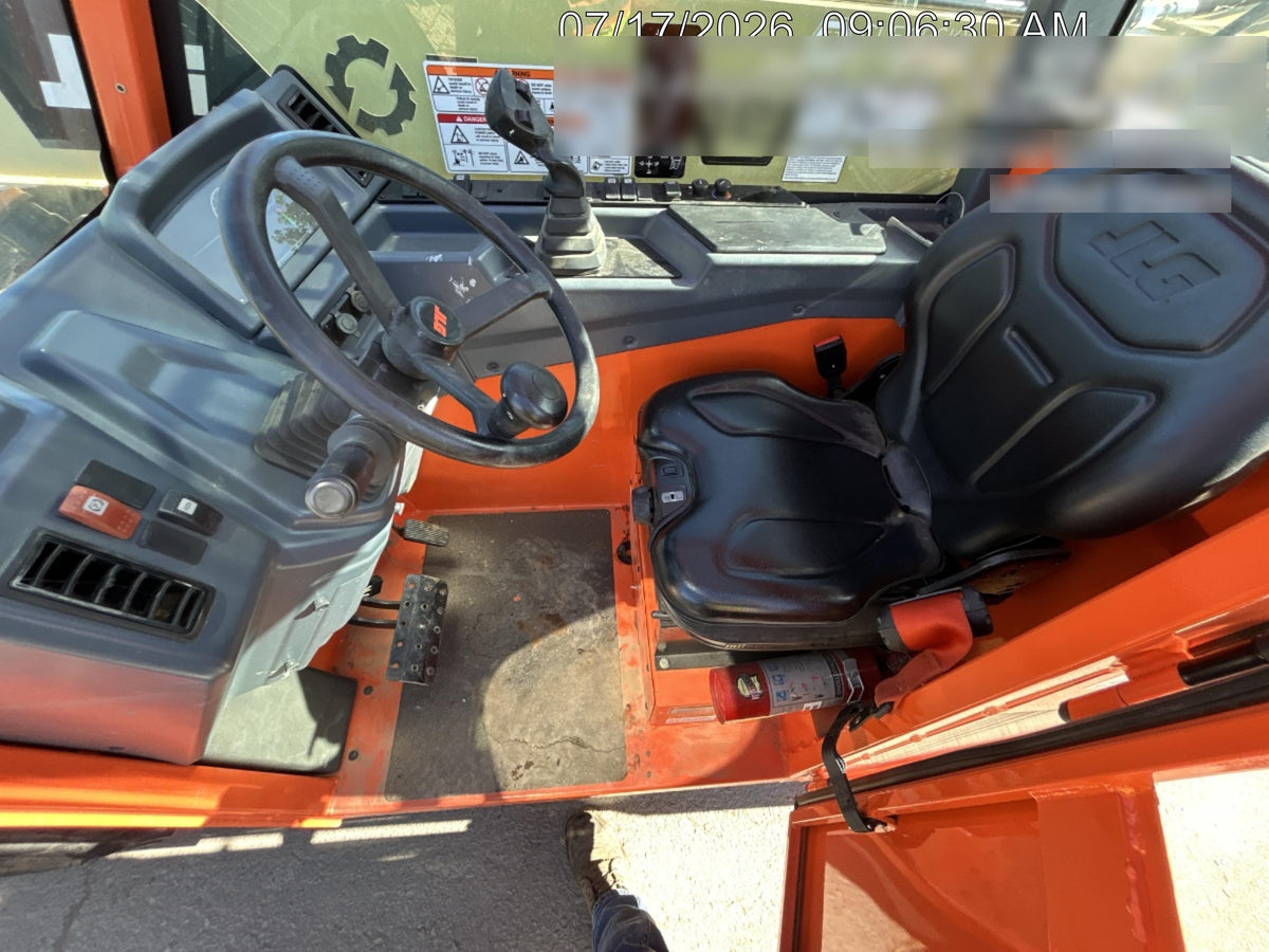 2025 JLG 519
