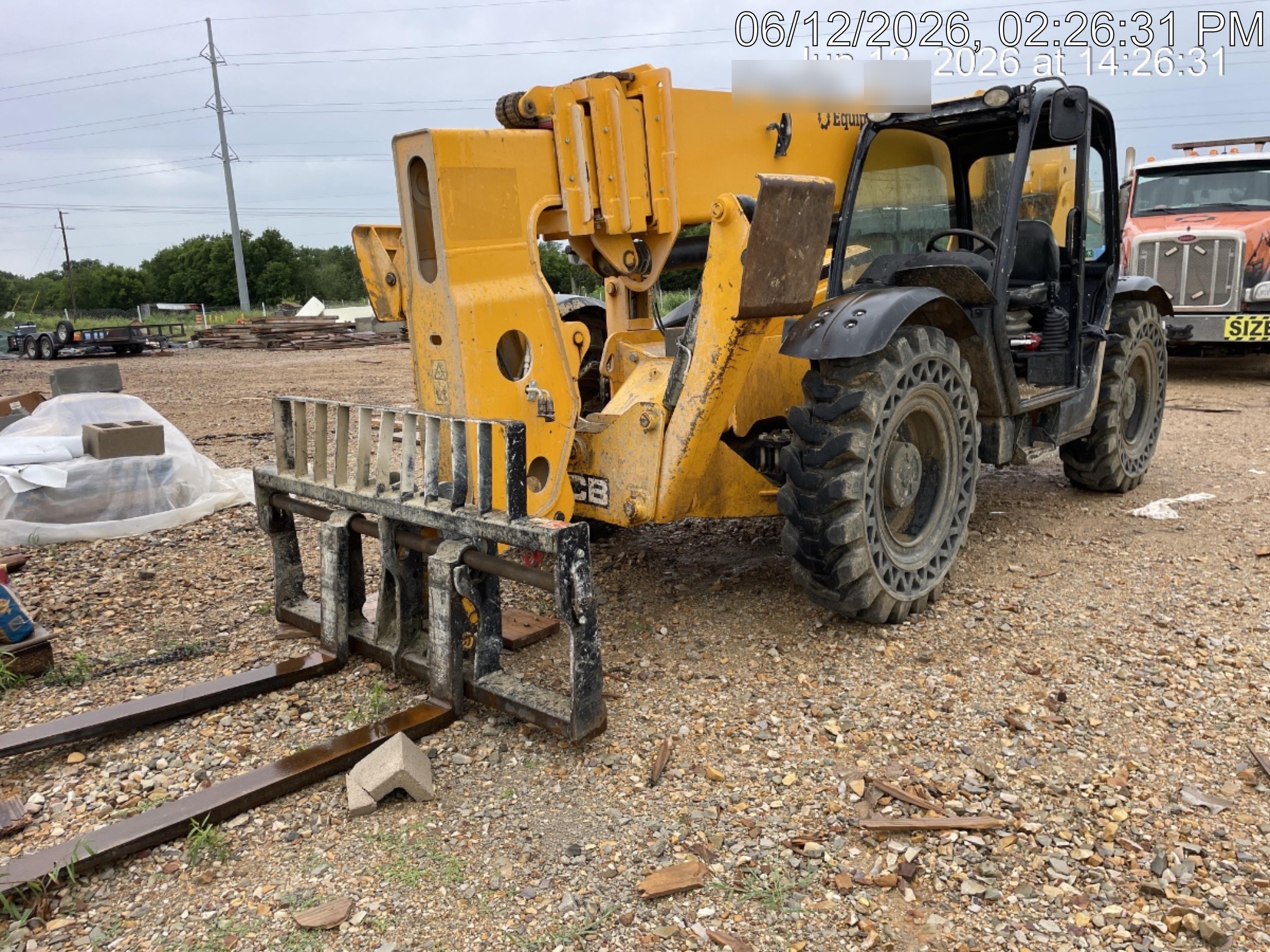 2023 JCB 510-56
