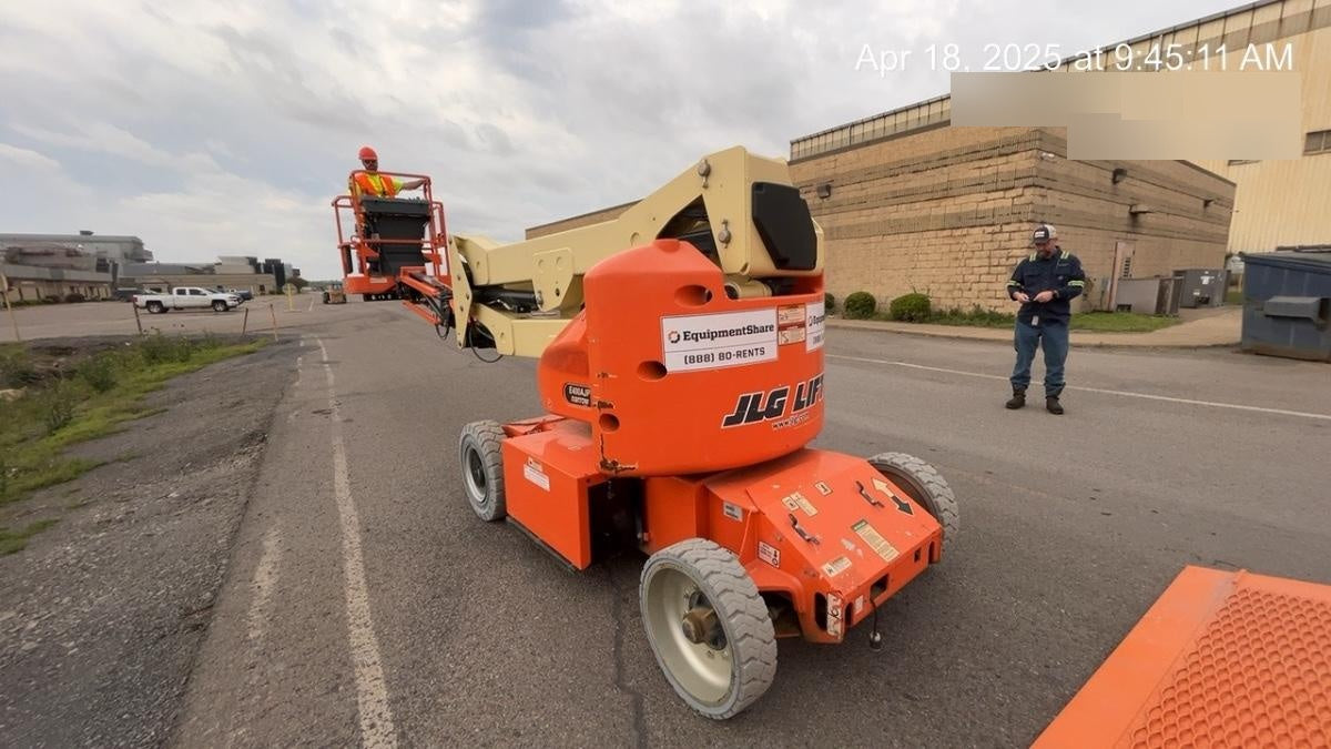 2020 JLG E400AJPN