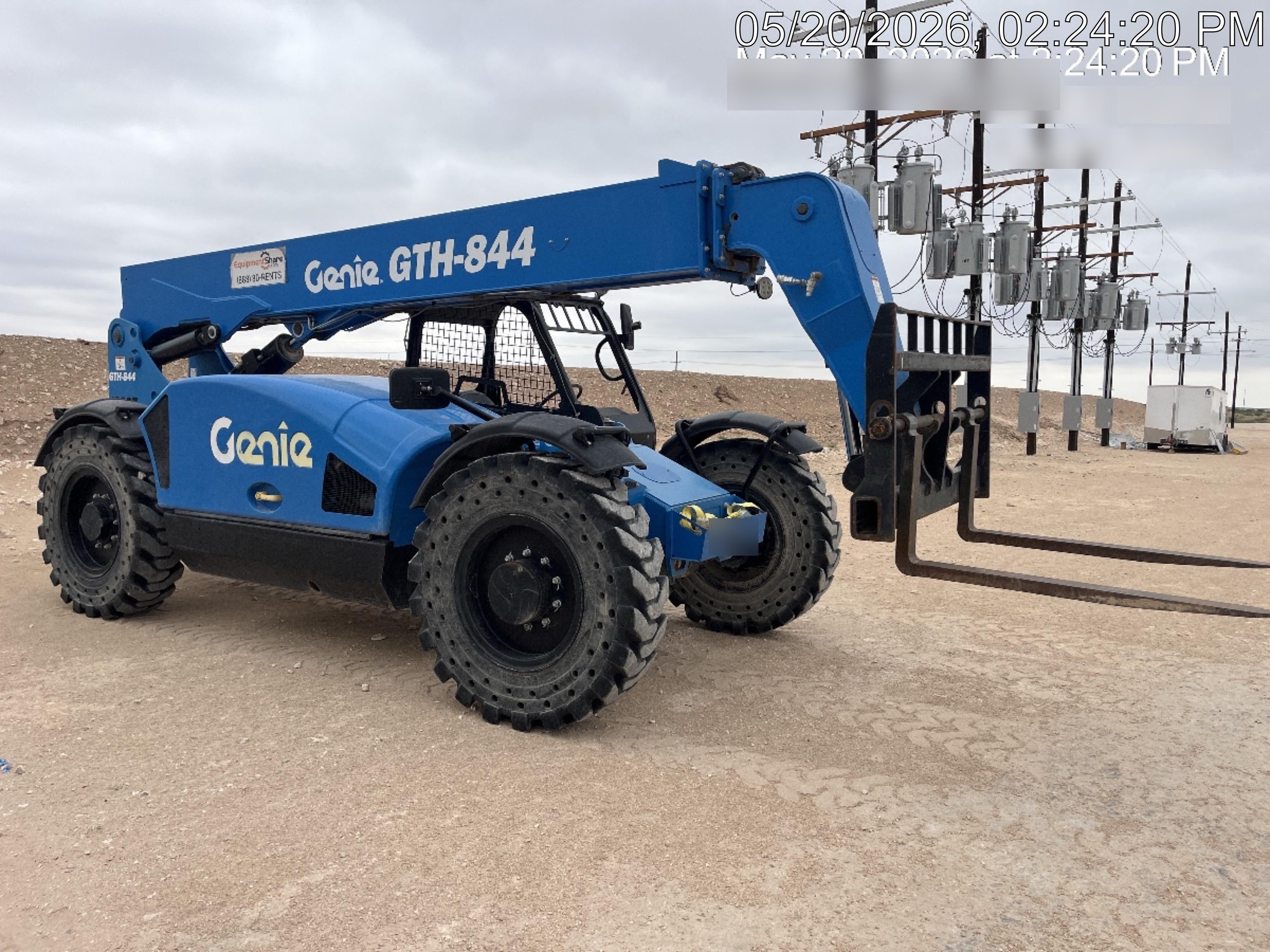 2018 Genie GTH-844 GTH-844 w/Open ROPS, Solid Tires, beacon/work lights, 60" carriage/forks