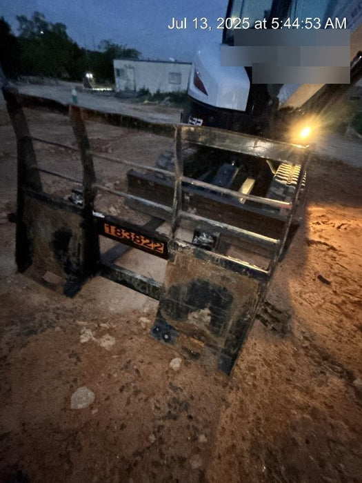 2021 PALADIN 48" Pallet Forks - Paladin