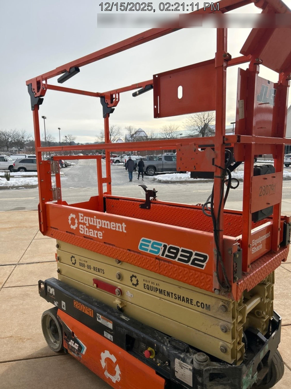 2022 JLG ES1932