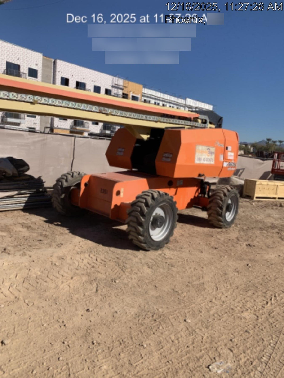 2017 JLG 660SJ