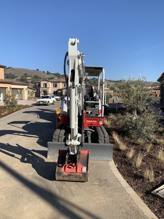 2021 TAKEUCHI TB235-2R