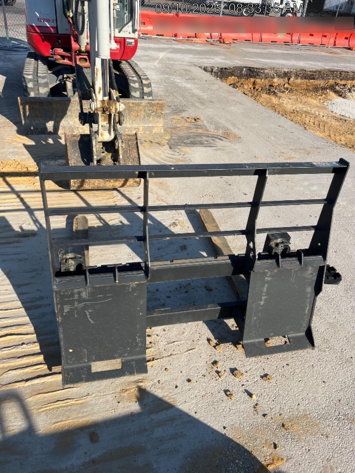 2025 ARROW MATERIAL HANDLING 72" Pallet Forks - Arrow