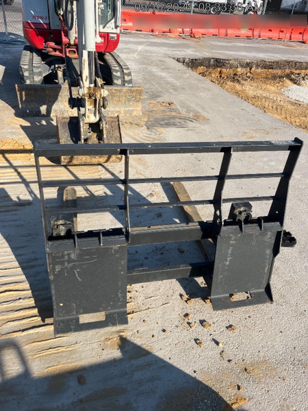 2025 ARROW MATERIAL HANDLING 72" Pallet Forks - Arrow
