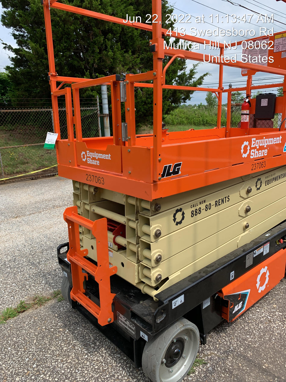 2022 JLG ES3246