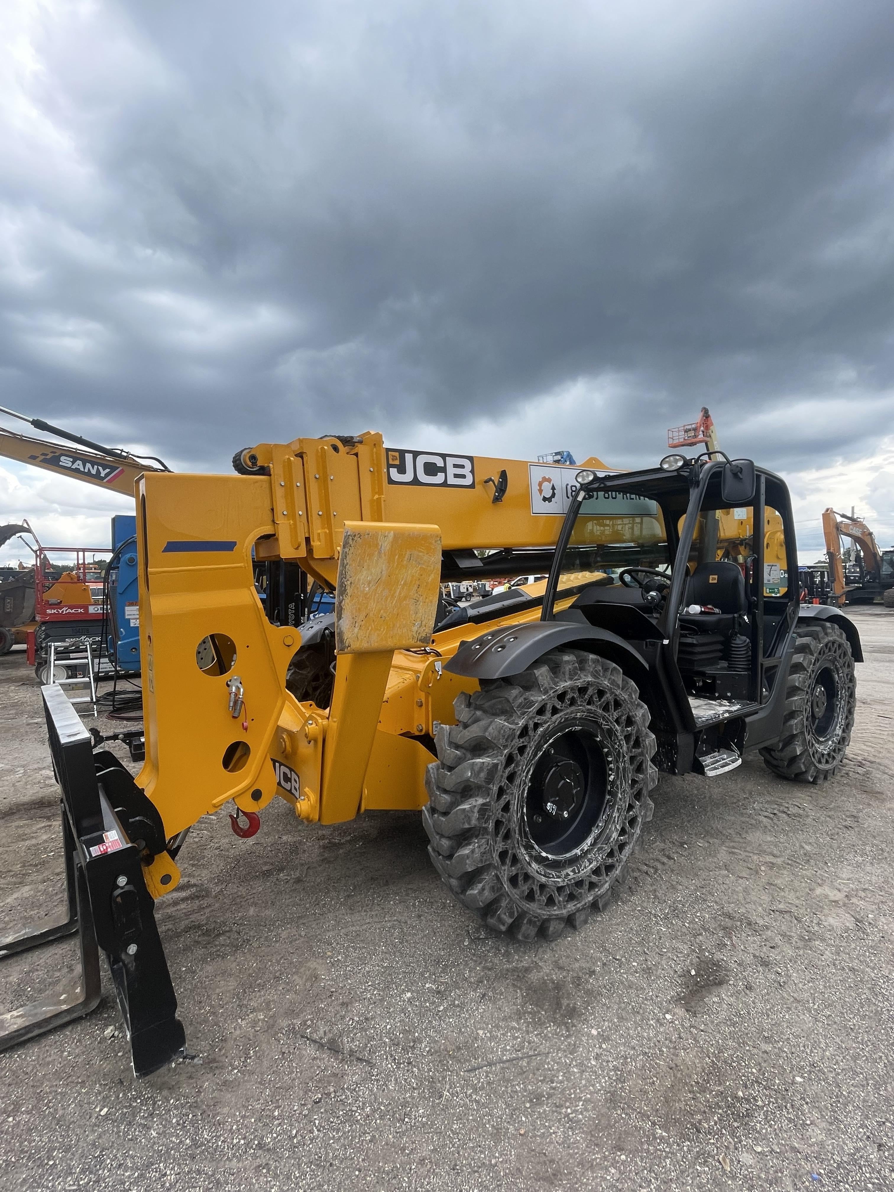 2022 JCB 510-56