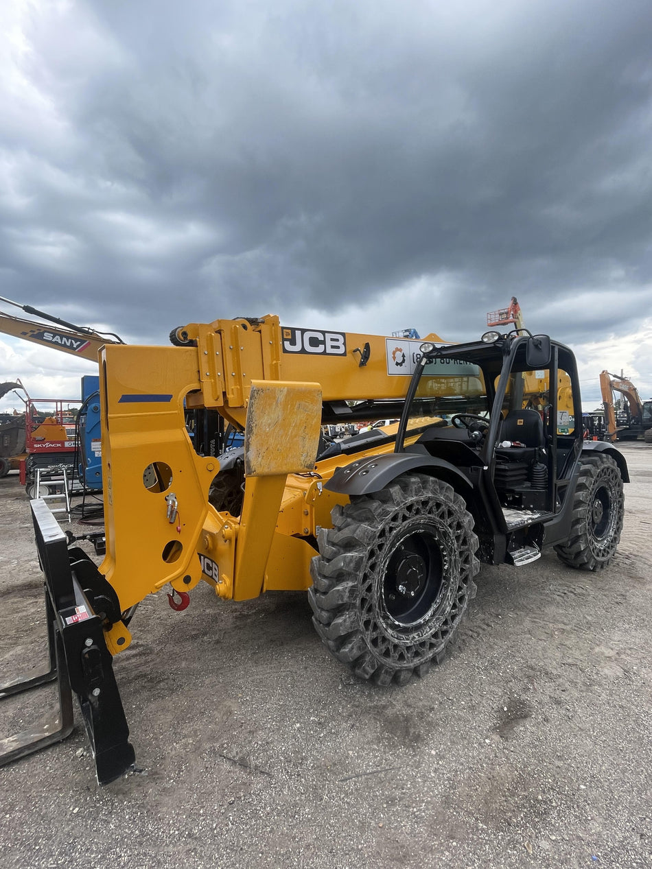 2022 JCB 510-56