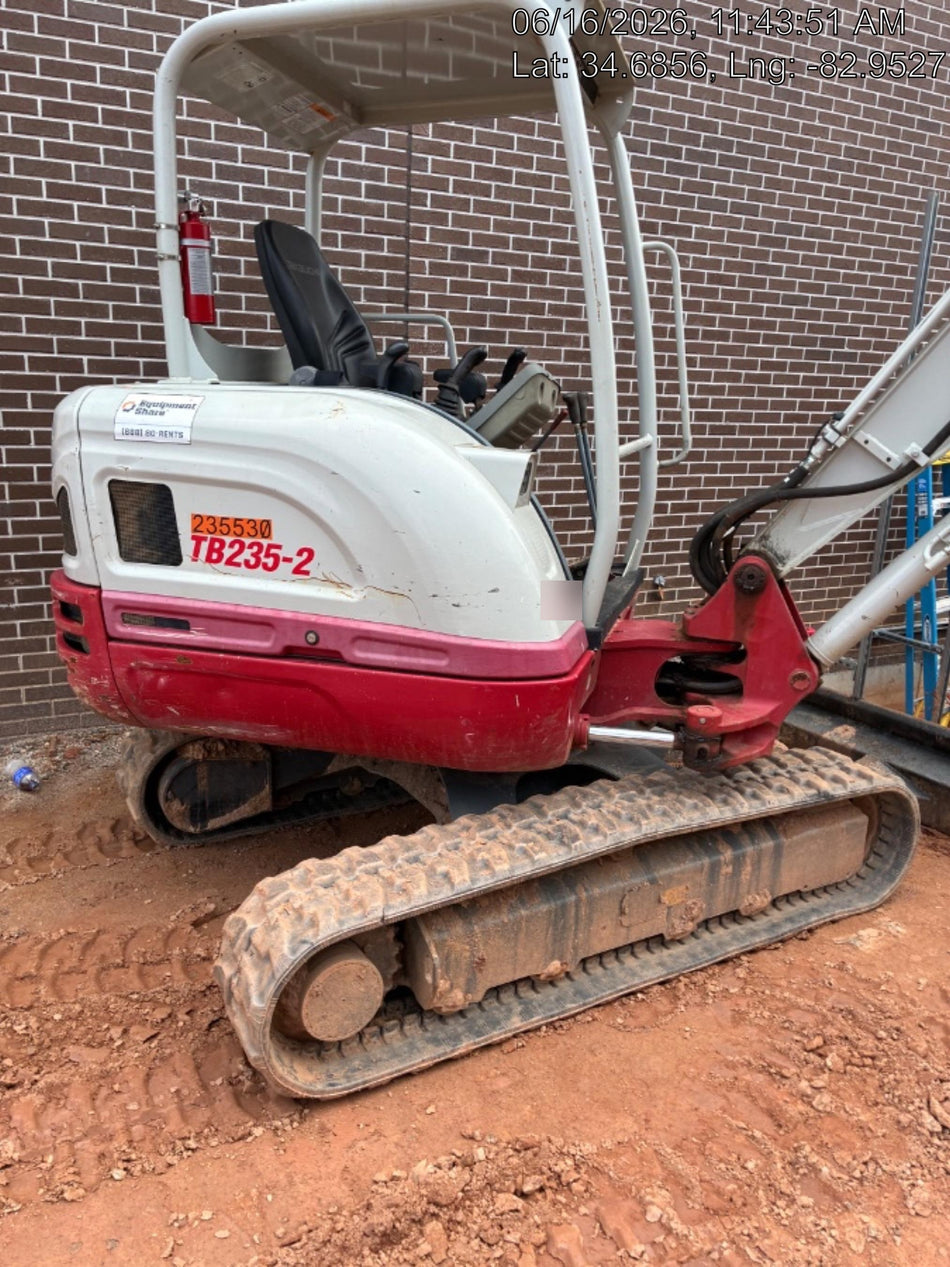 2022 TAKEUCHI TB235-2R