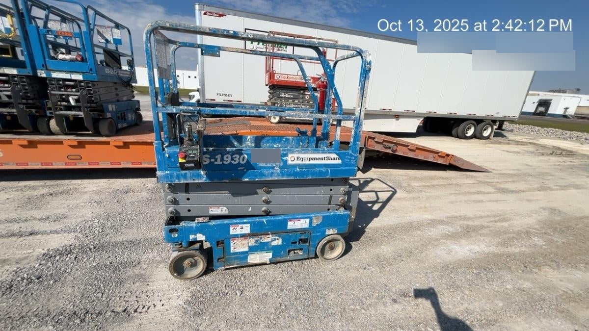 2019 Genie GS-1930 Fixed Rails with Chain Entry