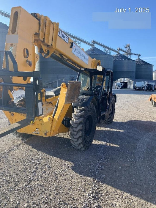 2019 JCB 512-56 Canopy, 109 HP, Solid Tires, STD Worklight, Beacon, Aux Hydraulics, Lifting Eye, Back up Alarm w/66" Carriage/60" Forks