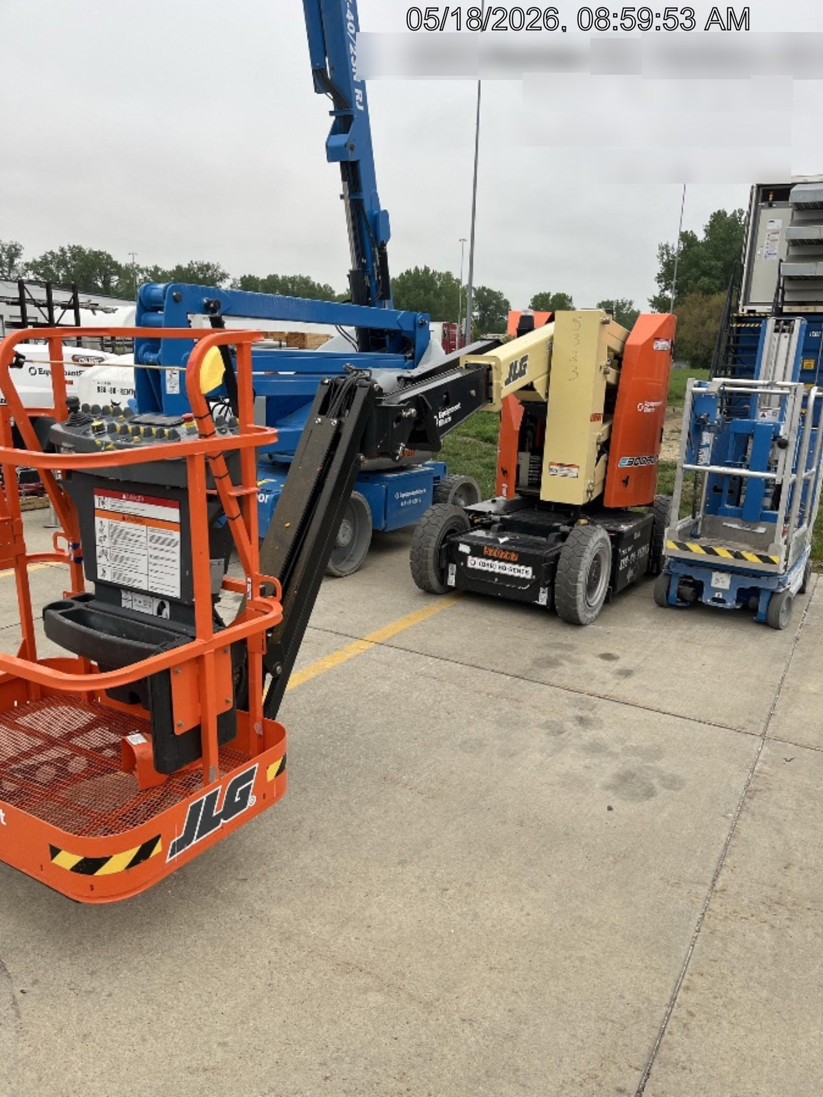 2025 JLG E300AJP