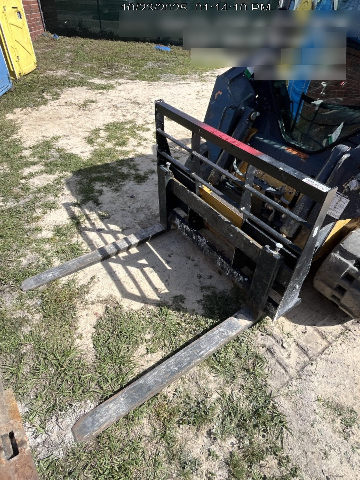 2025 ARROW MATERIAL HANDLING 60" Pallet Forks - Arrow