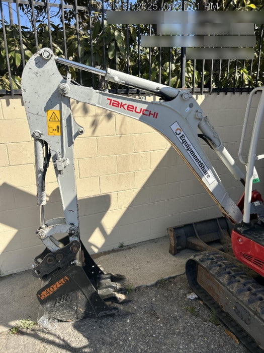 2021 TAKEUCHI TB216R