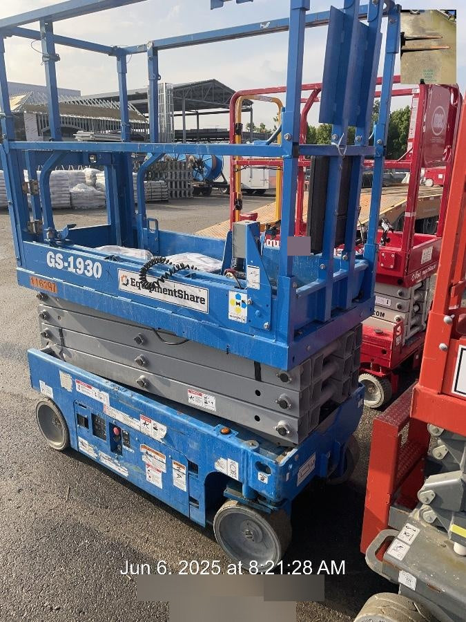 2020 Genie GS-1930 Solid Non Marking Tires, Beacon, Folding rails with half height swing gate