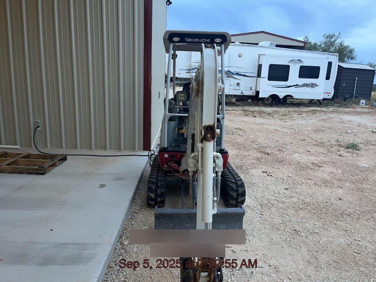 2023 TAKEUCHI TB20e