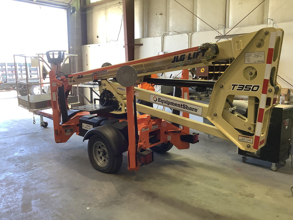 2022 JLG T350