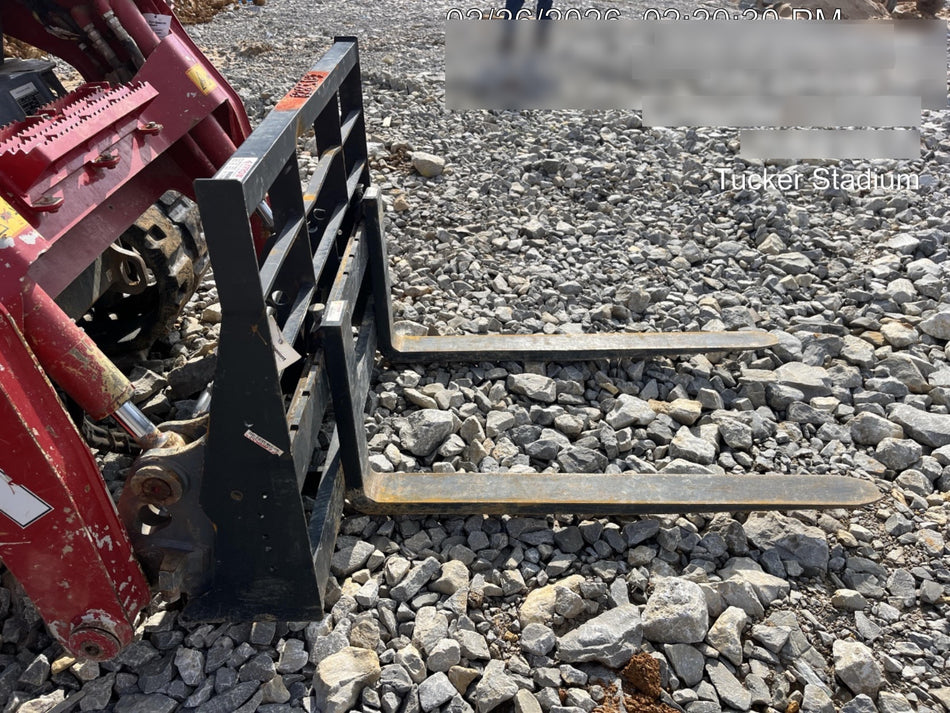 2025 ARROW MATERIAL HANDLING 48" Pallet Forks - Arrow