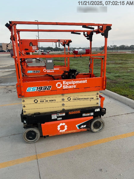 2022 JLG ES1932