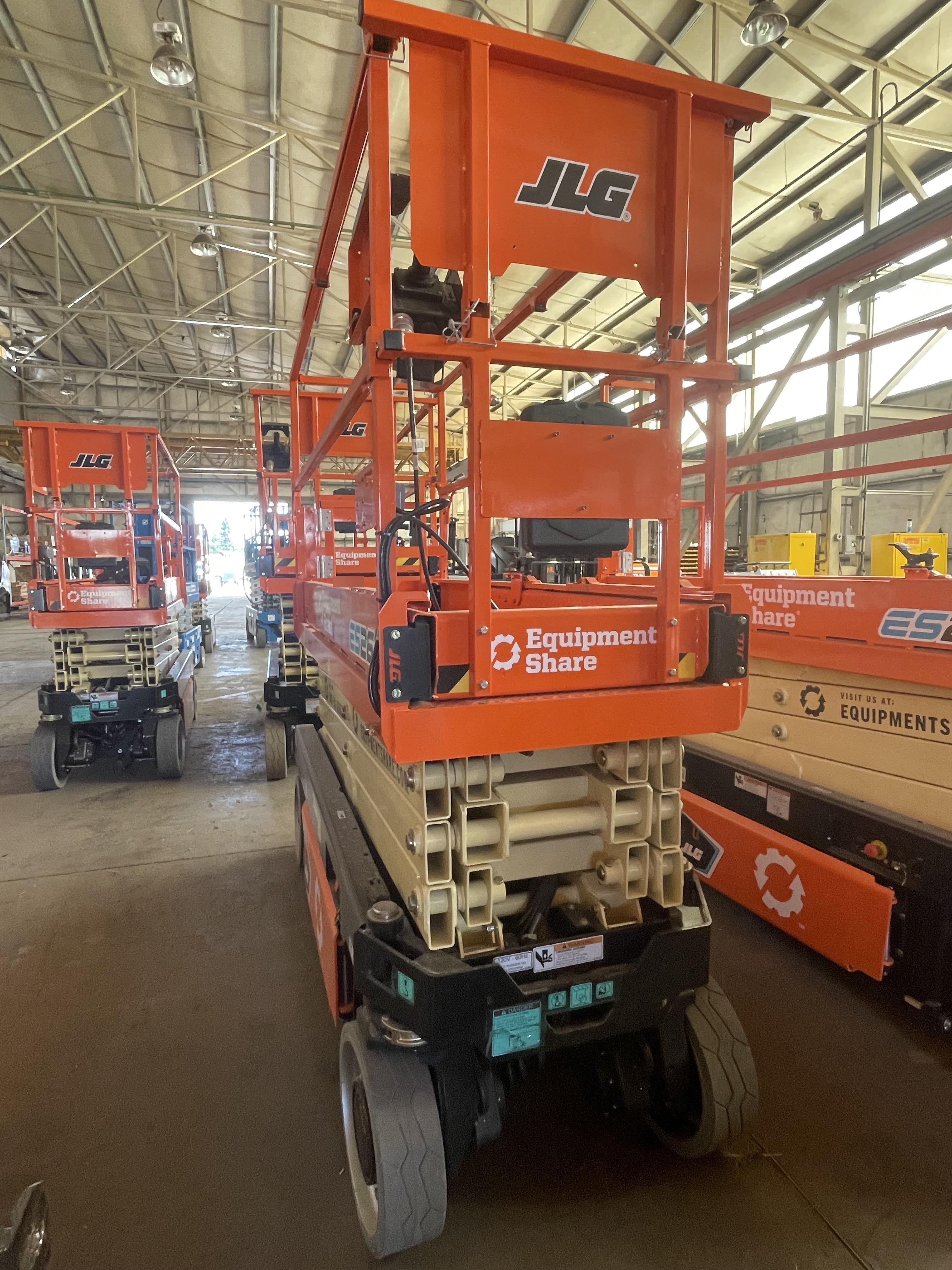 2022 JLG ES2632