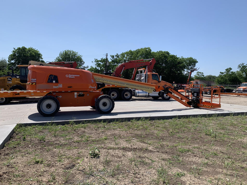 2022 JLG 660SJ