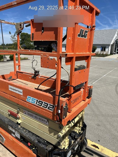 2022 JLG ES1932