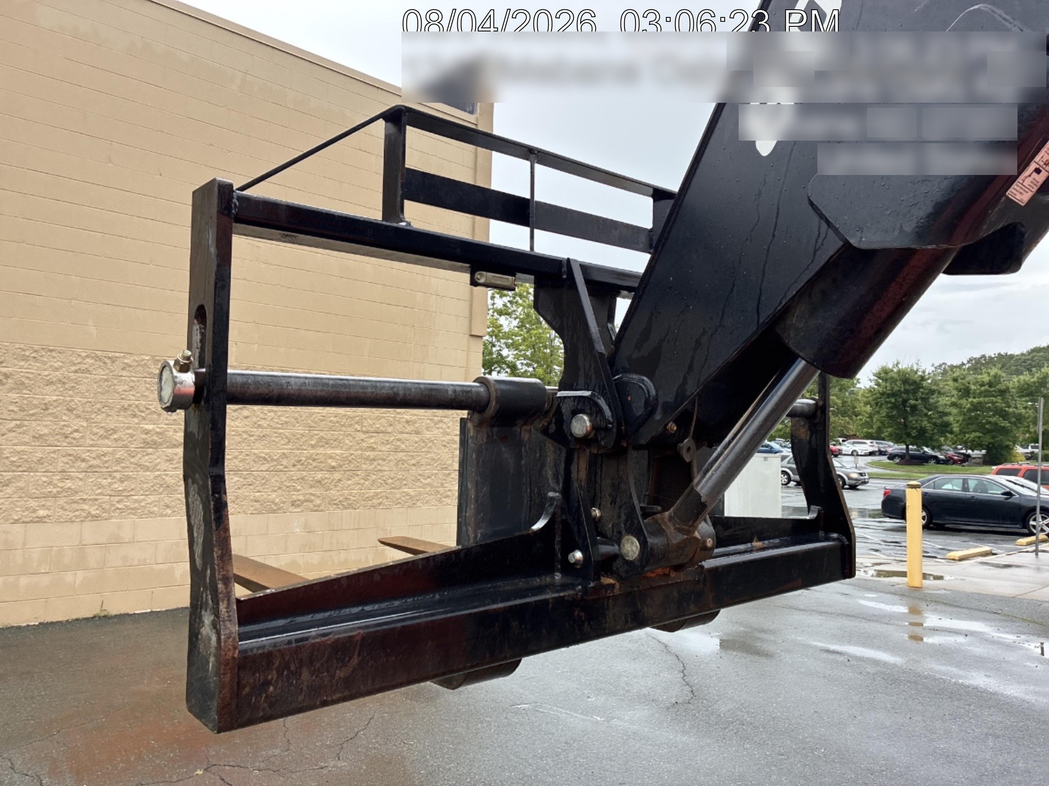 2022 SKYTRAK 8042