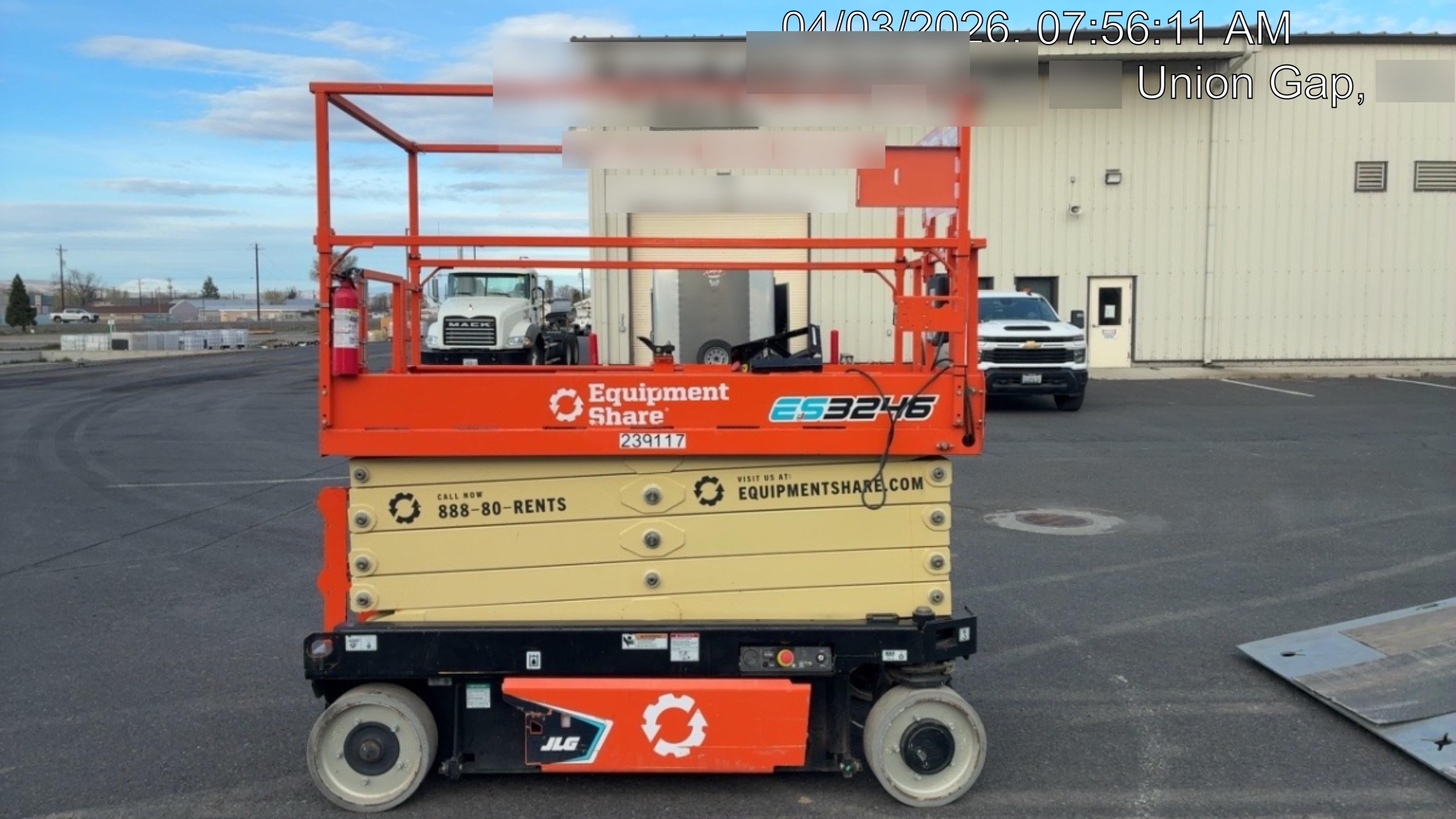2022 JLG ES3246