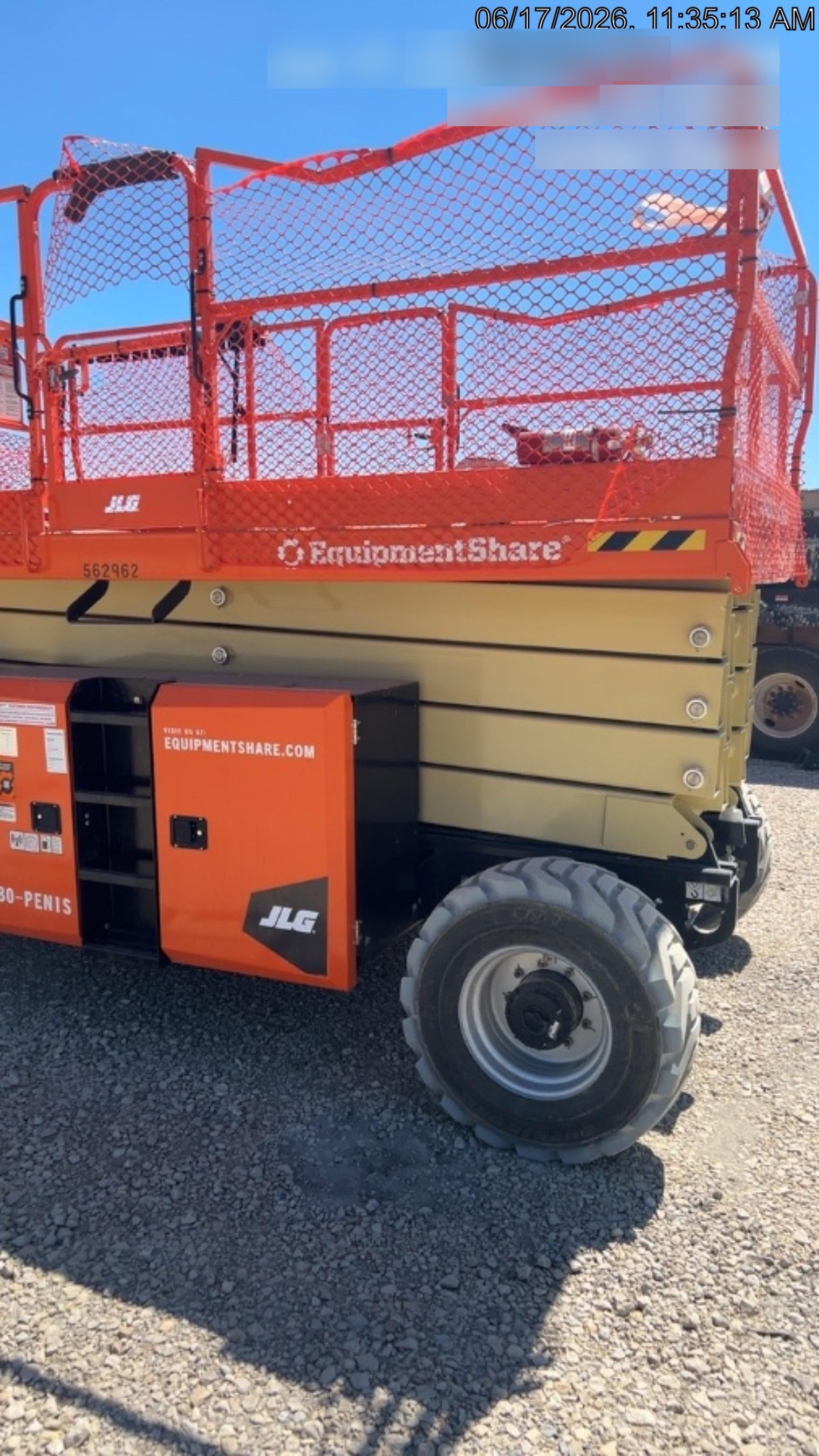 2025 JLG RT4394