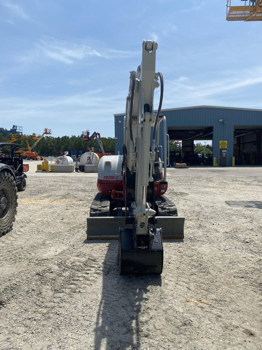 2021 TAKEUCHI TB250-2