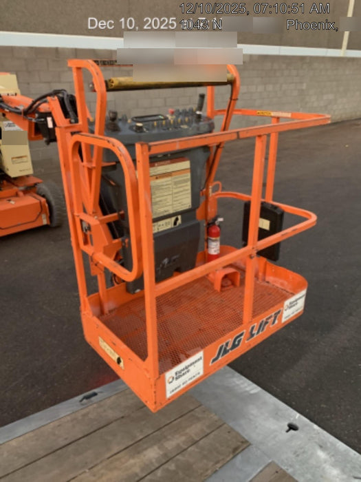 2019 JLG E300AJP