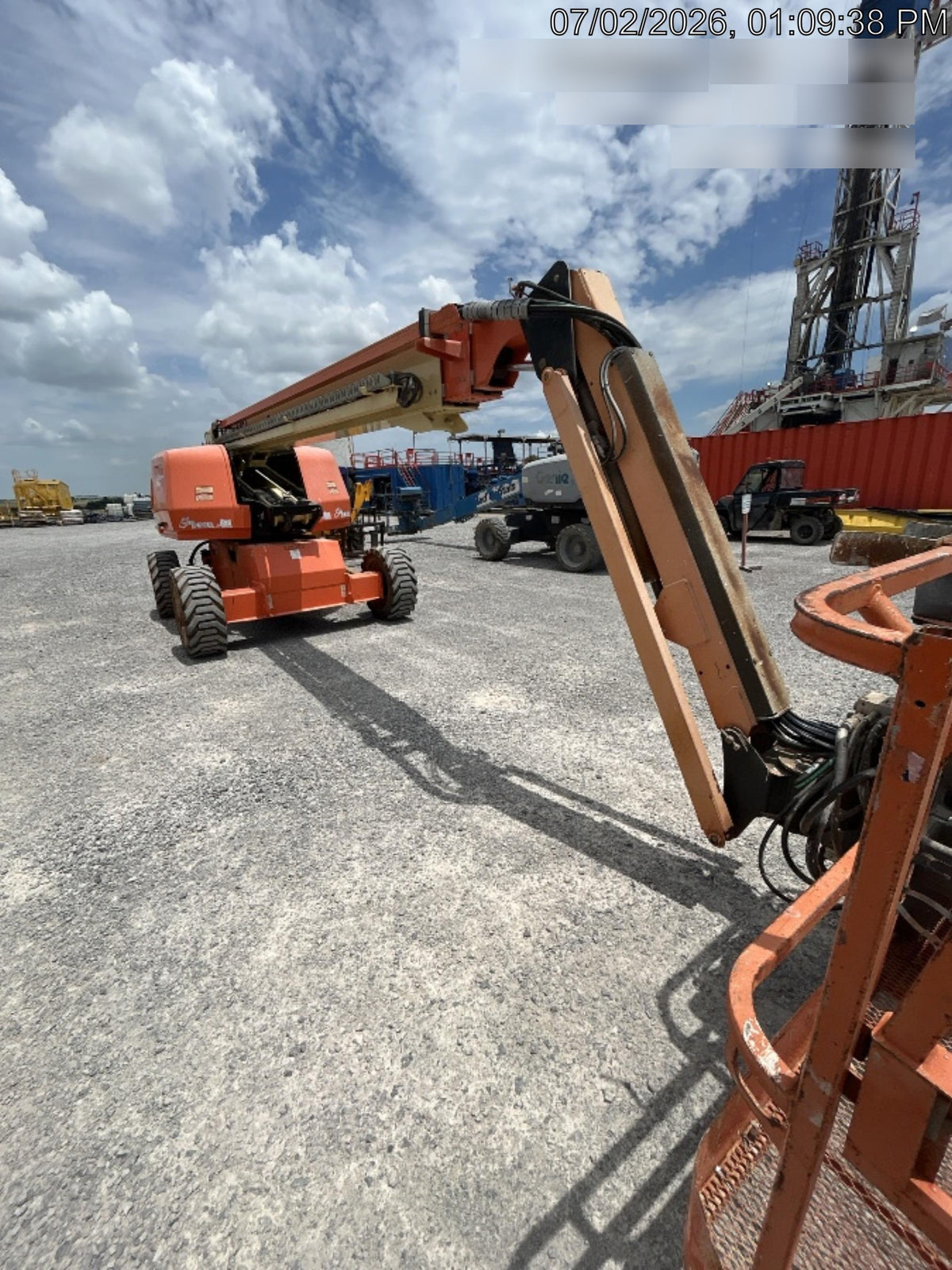 2022 JLG 660SJ