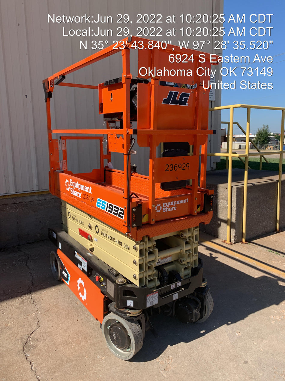 2022 JLG ES1932