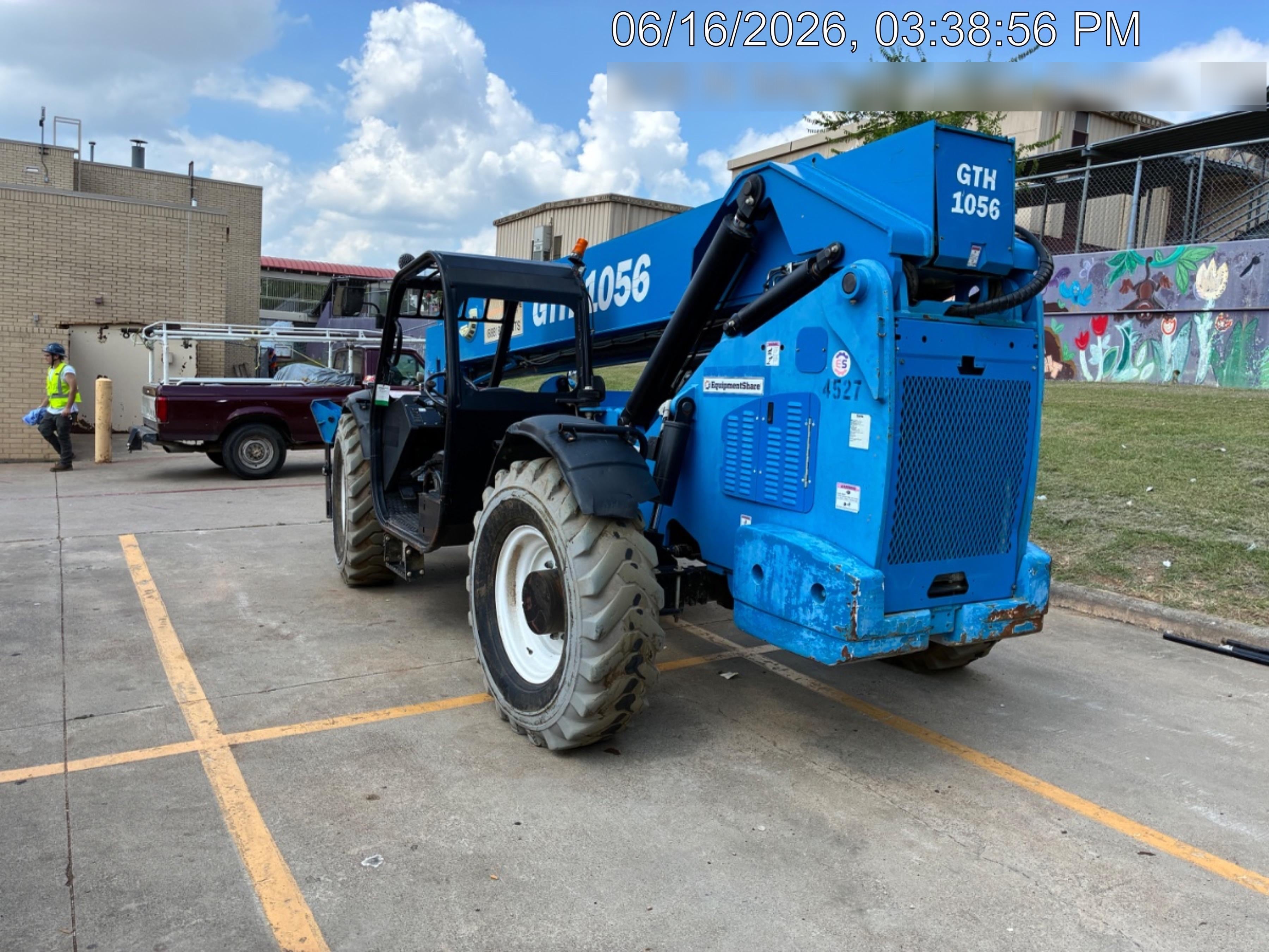 2017 GENIE GTH-1056