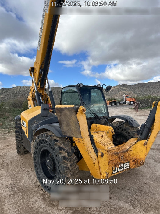 2019 JCB 512-56 74 HP w/CAB/HVAC, Beacon, Aux Hydraulics, Worklights, Solid Tires w/60" Carriage/Forks