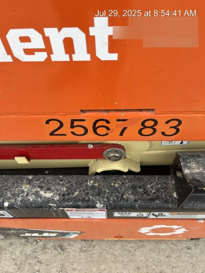 2022 JLG ES1330L